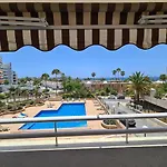 Borinquen Only 280 Meters To The Beach, Balcony With Sea View, Heated Pool, Wifi * Playa de las Américas
