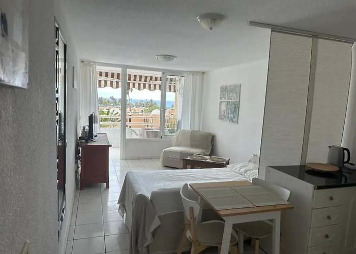Borinquen Only 280 Meters To The Beach, Balcony With Sea View, Heated Pool, Wifi Playa de las Américas