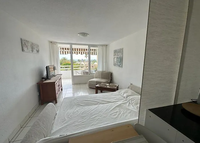 Borinquen Only 280 Meters To The Beach, Balcony With Sea View, Heated Pool, Wifi Playa de las Américas